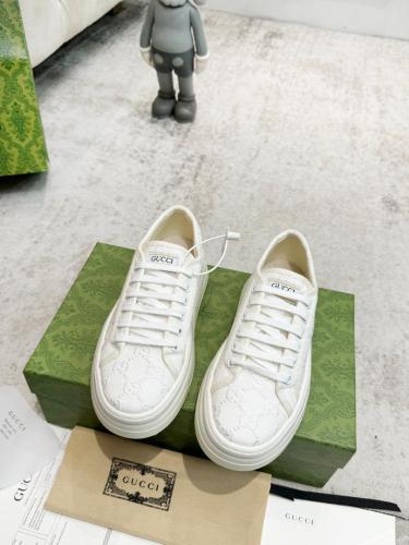 GUCCI WOMEN'S TENNIS 1977 TRAINER Off white trim