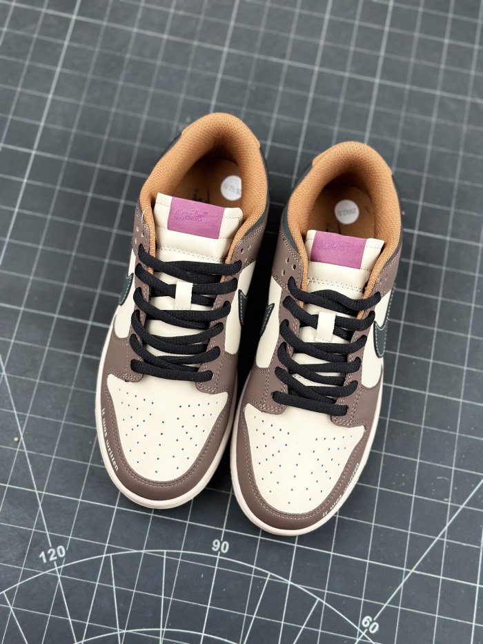 Nike SB Dunk Low Red Panda