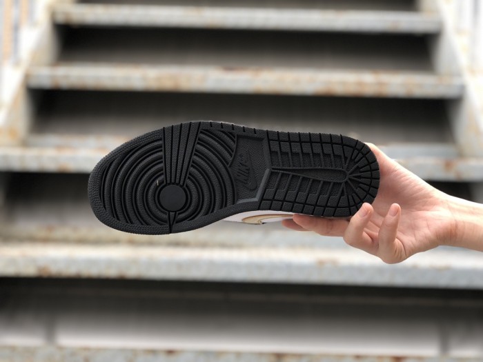 Jordan 1 Mid Patent Black White Gold