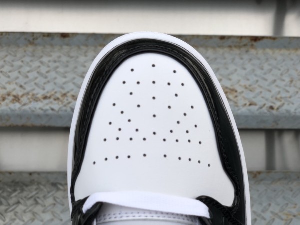 Jordan 1 Mid Patent Black White Gold