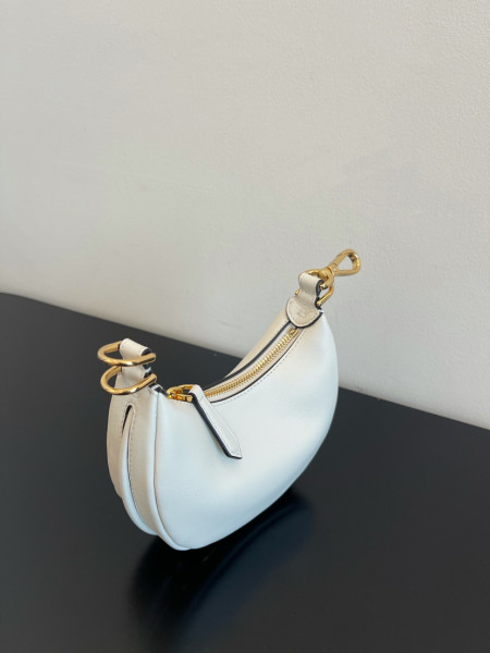 Fendi  size 16.5*14*5cm