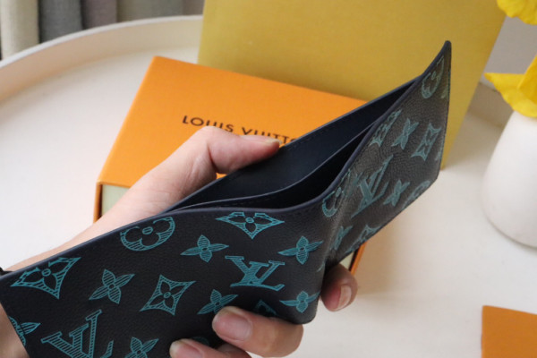 Wallet  Louis Vuittno M82323 size 11.5*1.5.9 cm