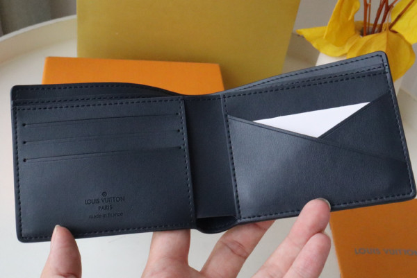 Wallet  Louis Vuittno M82323 size 11.5*1.5.9 cm