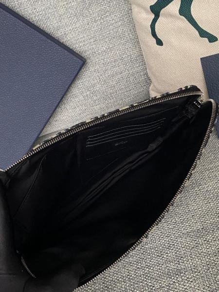 handbags Pouch Beige and black Dior Oblique jacquard 2OBCA251YSE_H05E size 30 x 20 cm