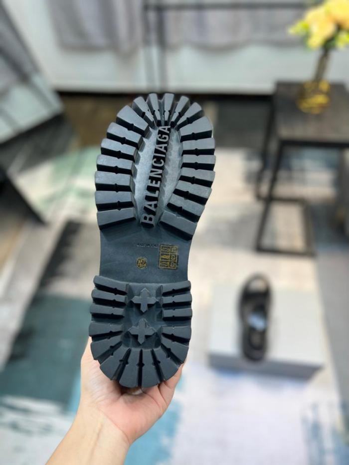 Balenciaga MEN'S SERGENT 20MM DERBY IN BLACK 701393WBD401000