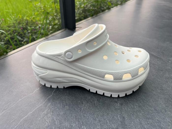 Crocs Classic Mega Crush Clog White 207988-100