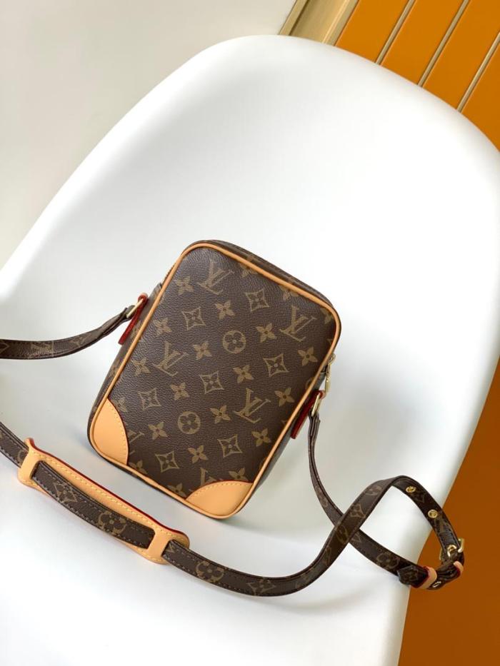 Handbags  Louis Vuitton m45266 size 15*21*5 cm 