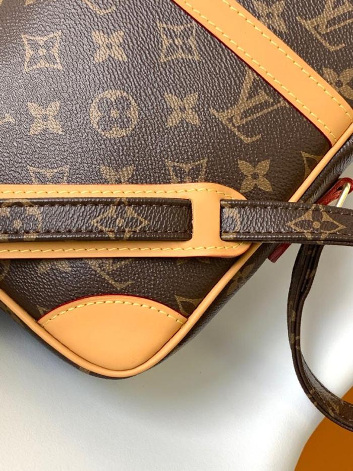 Handbags  Louis Vuitton m45266 size 15*21*5 cm 
