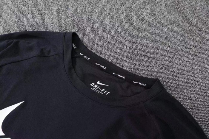 Training clothes Nike 285