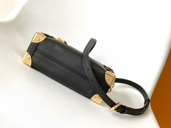 Handbags  Louis Vuitton M23817 size 19*7*12 cm