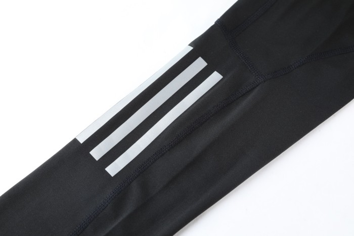 Sportswear adidas Y143