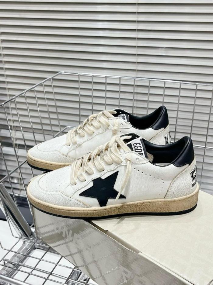 Golden Goose Ball Star in white nappa with black star GMF00117.F003771.10283