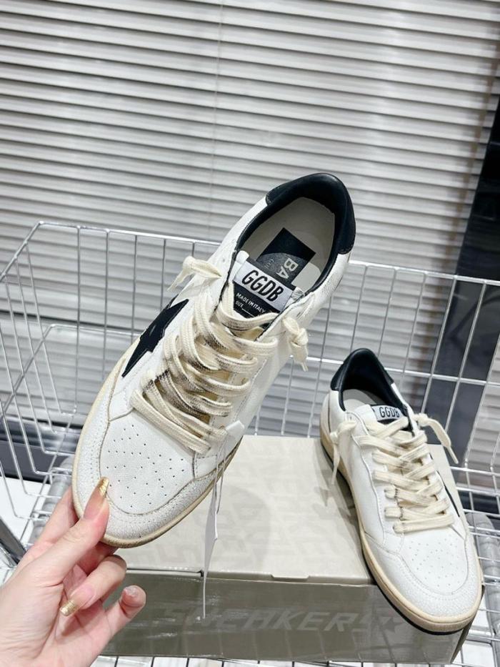 Golden Goose Ball Star in white nappa with black star GMF00117.F003771.10283