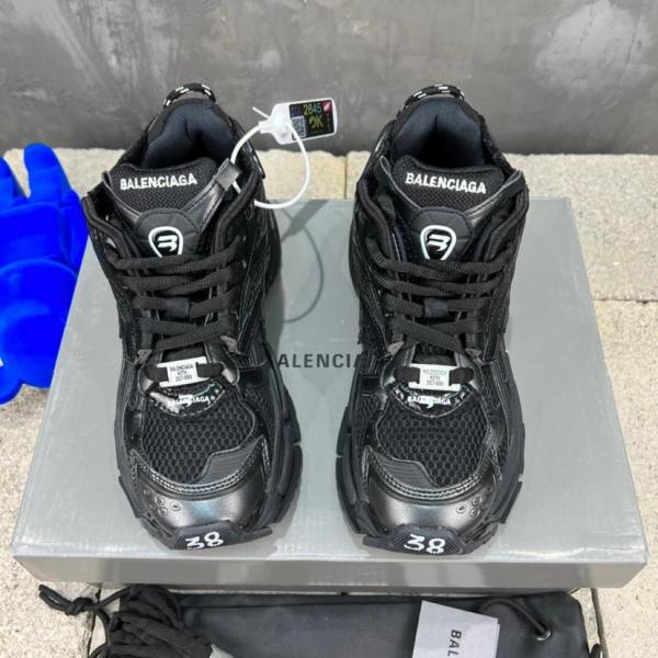 Balenciaga Runner Black
