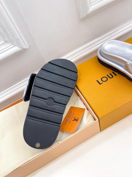 Louis Vuitton POOL PILLOW COMFORT 1AACEI