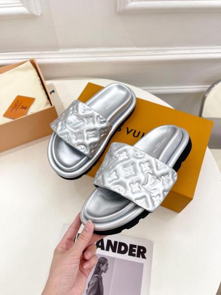 Louis Vuitton POOL PILLOW COMFORT 1AACEI