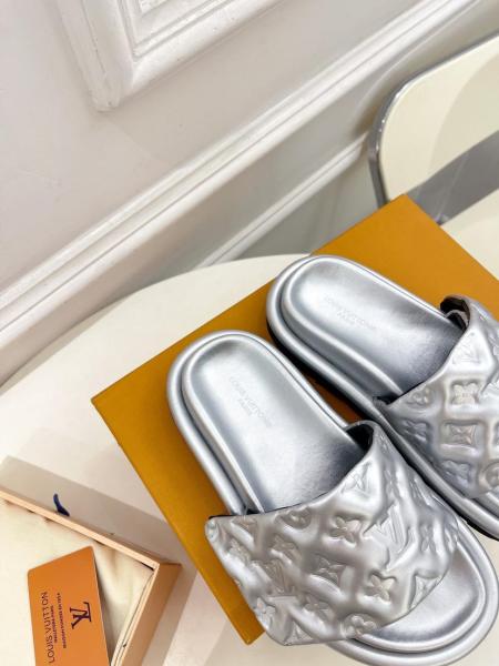 Louis Vuitton POOL PILLOW COMFORT 1AACEI