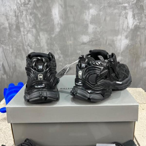 Balenciaga Runner Black
