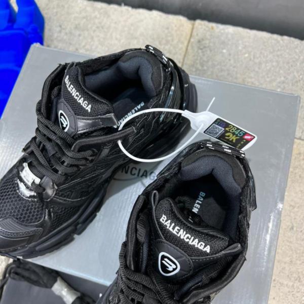 Balenciaga Runner Black