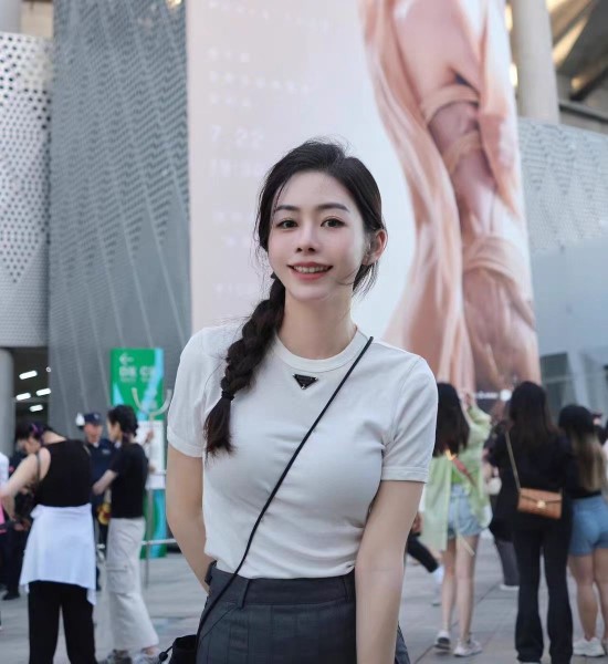  Clothes Prada 20240611-9