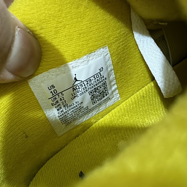 Jordan 4 Retro Vivid Sulfur (W)