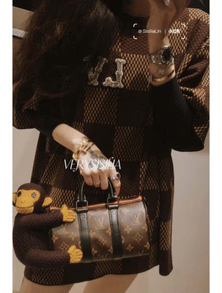  Clothes Louis Vuitton 20240620-1