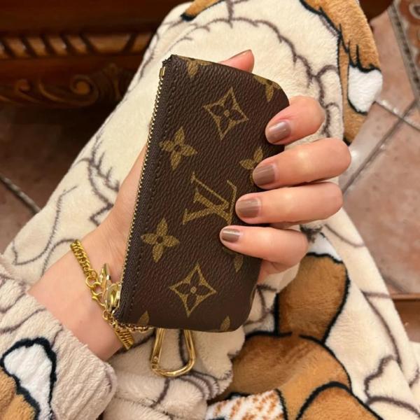 Louis Vuitton M62650 Key Pouch size 12*1*7 cm