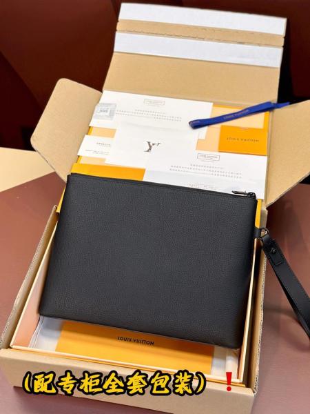 Handbag Louis Vuitton M69837 size:30*5*22 cm