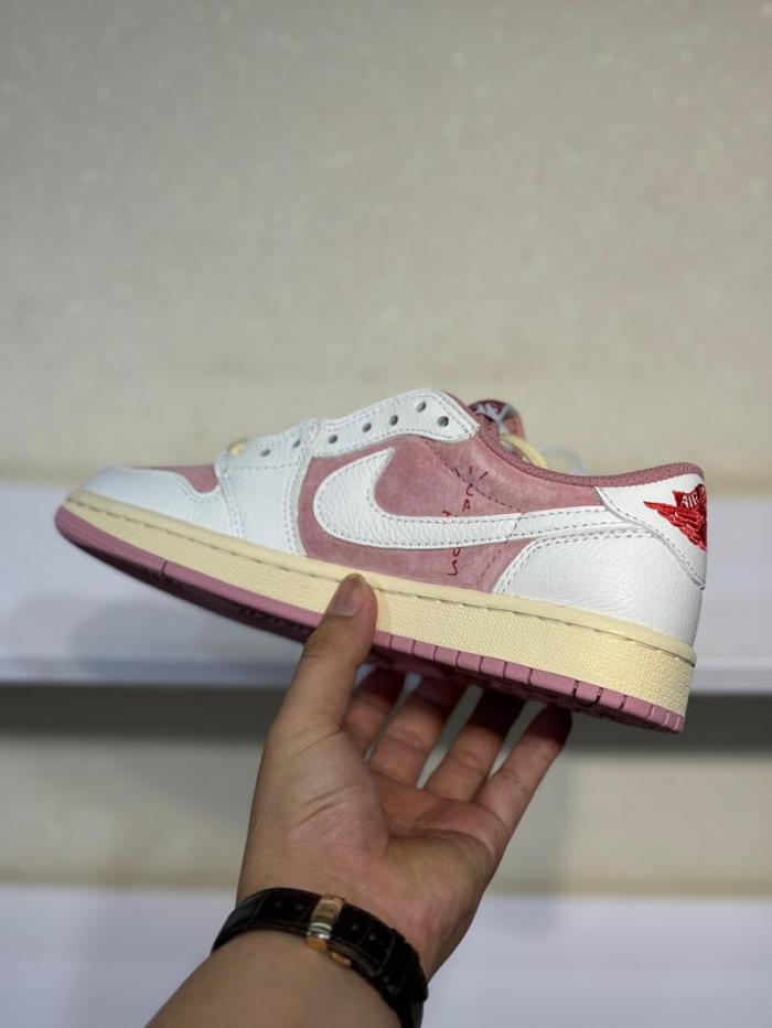 Jordan 1 Retro Low OG SP Travis Scott Pink