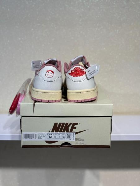 Jordan 1 Retro Low OG SP Travis Scott Pink