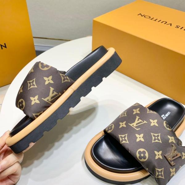 Louis Vuitton Mule Pool Pillow 1ABGIT