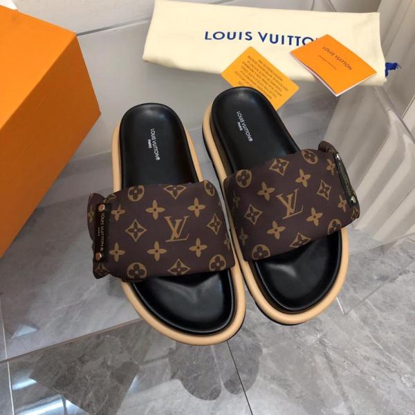 Louis Vuitton Pool Pillow Flat Comfort Mule 1AAEBW