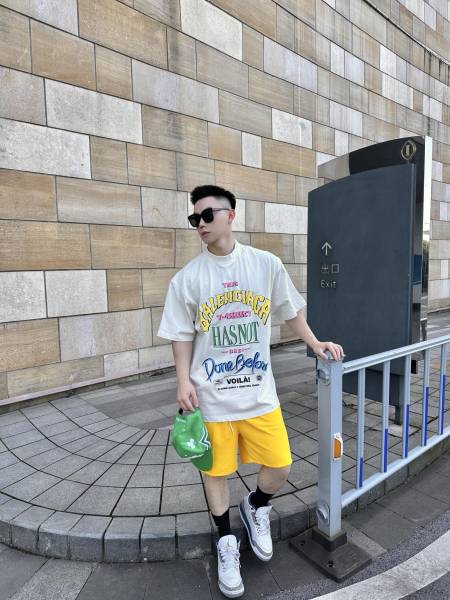 Balenciaga Graphic Printed Oversized T Shirt