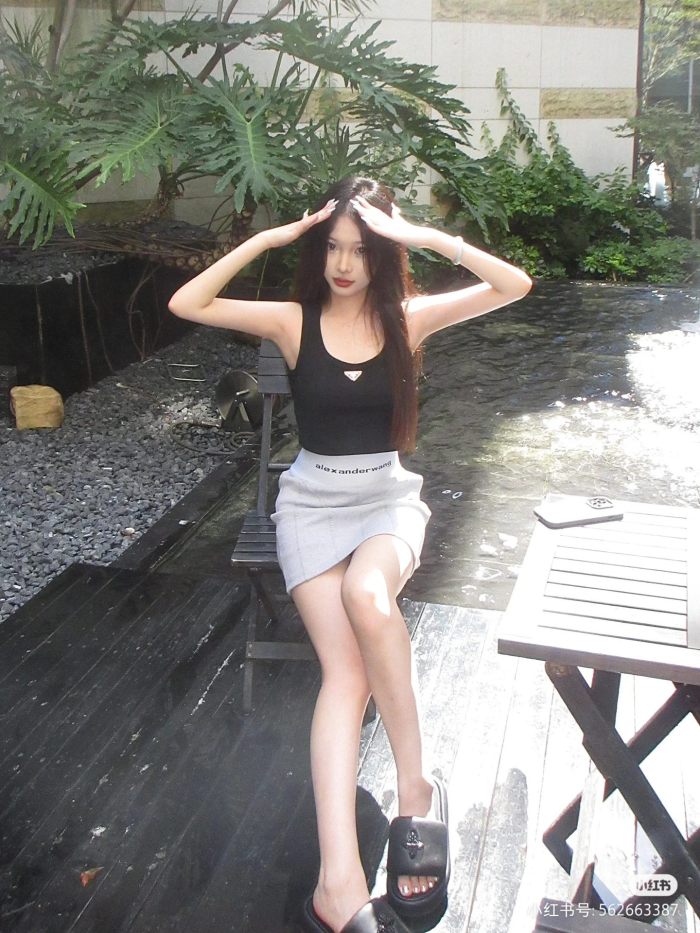  Clothes Prada 20240801-9