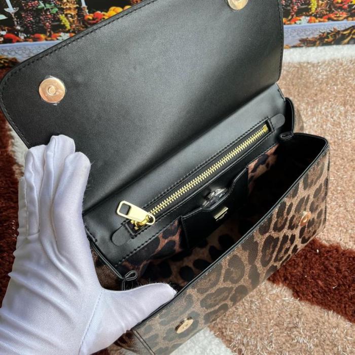 Handbags Dolce & Gabbana BB6002AM102HY13M  size 22*25*12 cm 