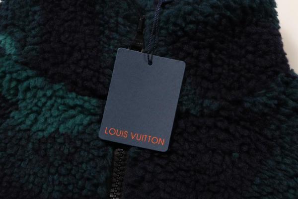 Clothes Louis Vuitton 2024082901