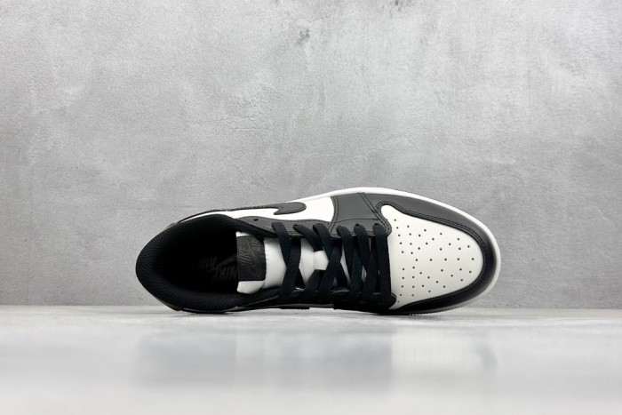 Jordan 1 Retro Low OG Mocha