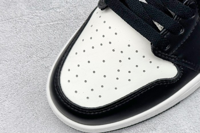 Jordan 1 Retro Low OG Mocha