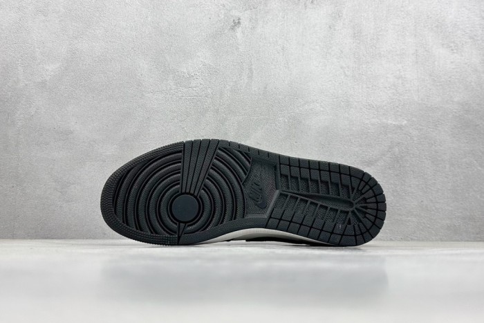 Jordan 1 Retro Low OG Mocha