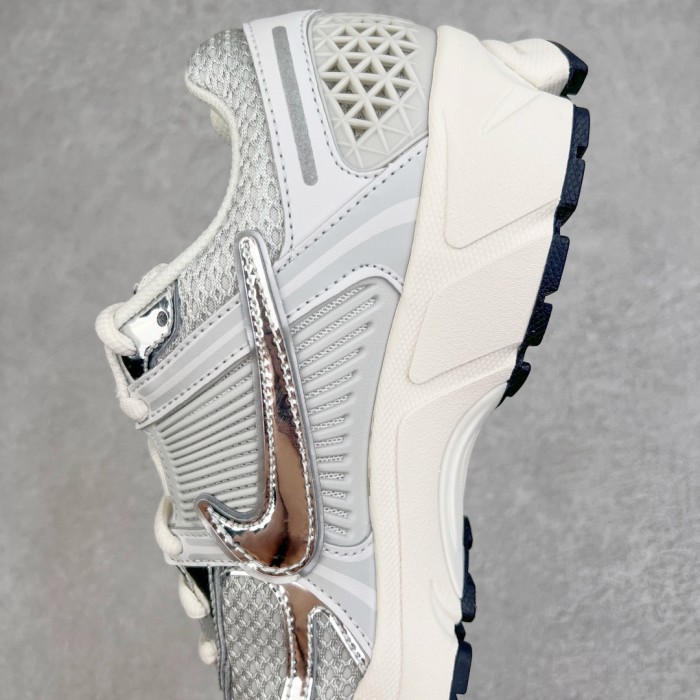 Nike Zoom Vomero 5 Photon Dust Metallic Silver (Women's)