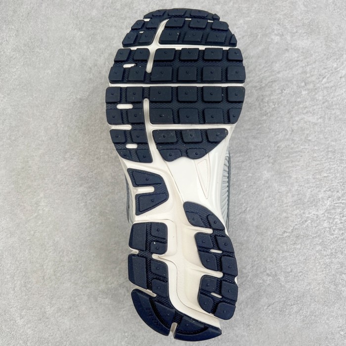 Nike Zoom Vomero 5 Photon Dust Metallic Silver (Women's)