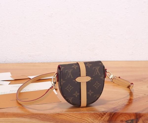 Handbags Louis Vuitton M46643 size 12*3.5*12cm
