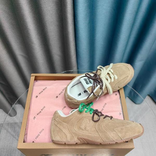 New Balance x MIU MIU NB 530 SL Qixi Festival Model Anti Slip Wear Resistant Low Top Casual Shoes Women's Light Umber