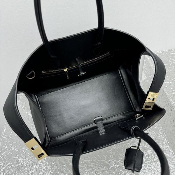 Ferragamo Handbags 215608-766758 size 31.5*19*22 cm