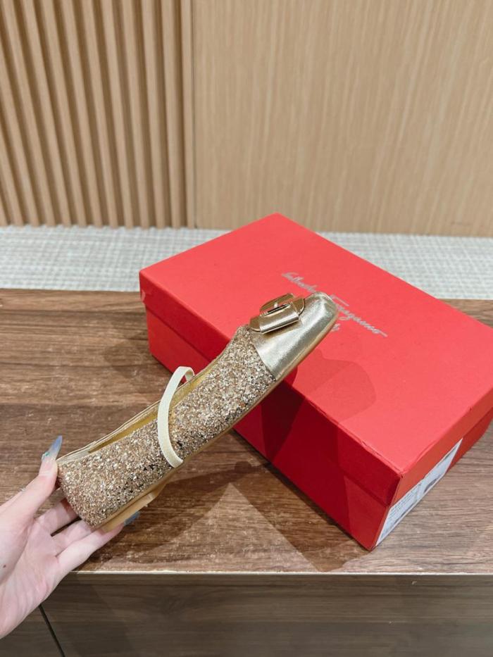 Ferragamo New Vara plate ballet flat Gold 01J185 777436