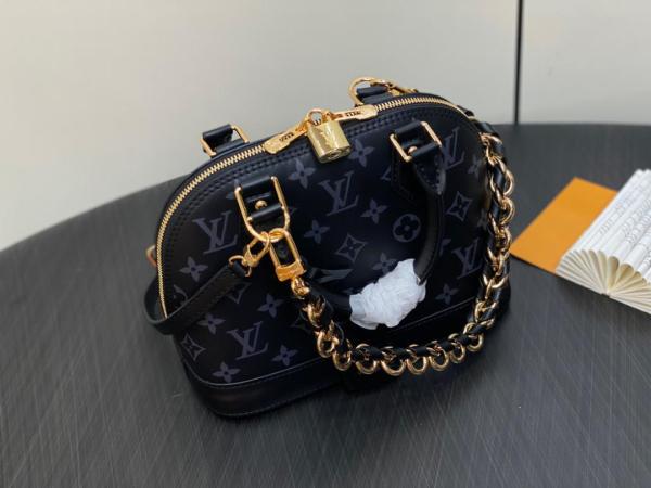 Handbags Louis Vuitton M12289 size 23.5*11.5*17.5 cm