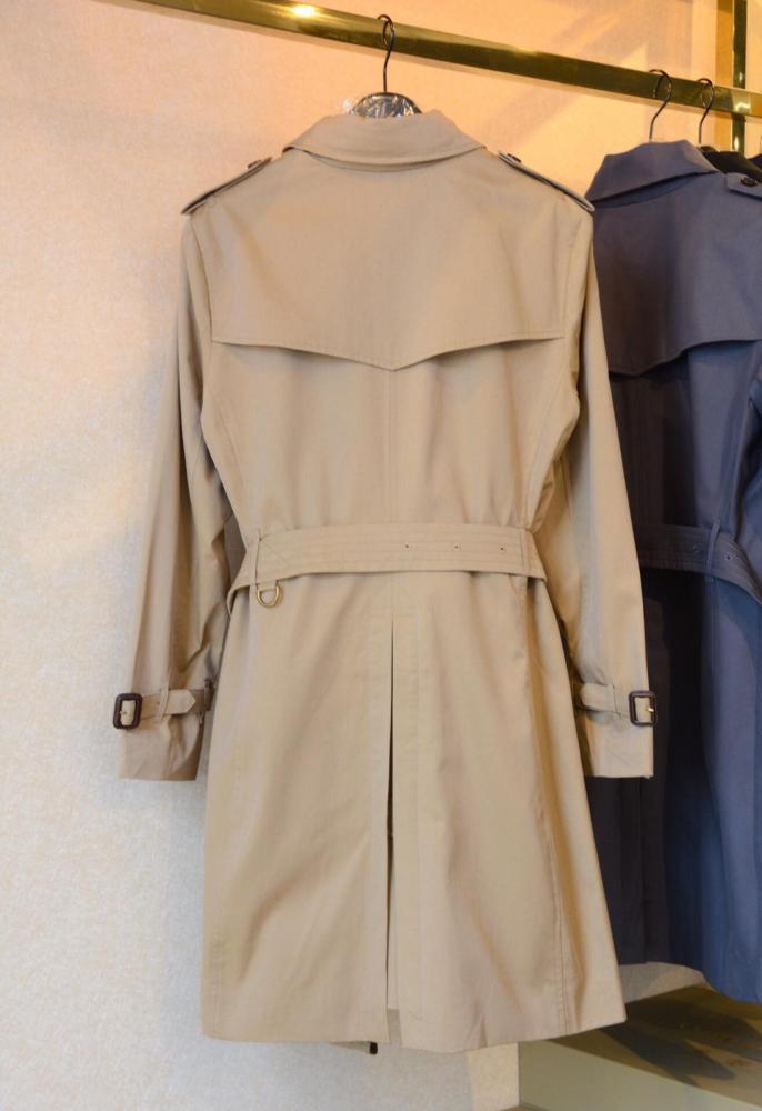 Burberry The Mid length Chelsea Heritage Trenchcoat