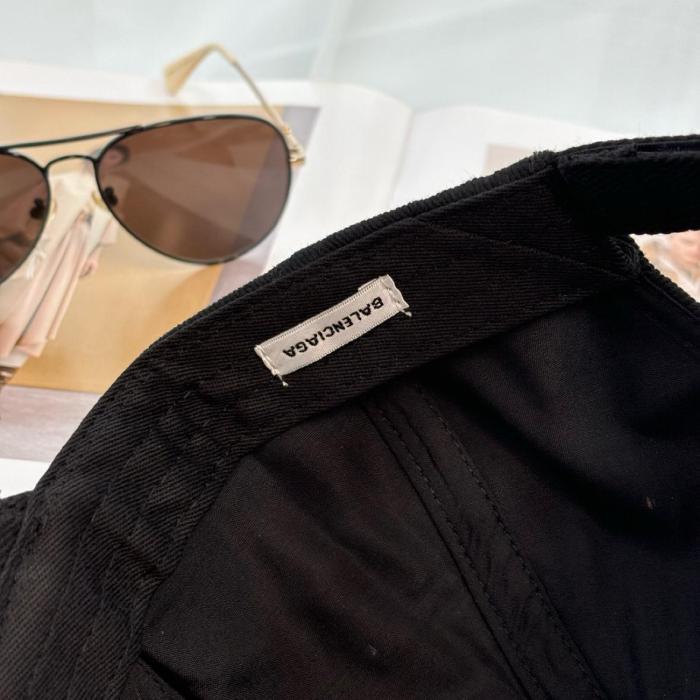 Balenciaga Cap in Black white Classic Baseball Cap with Balenciaga embroidered logo 529192310B21077