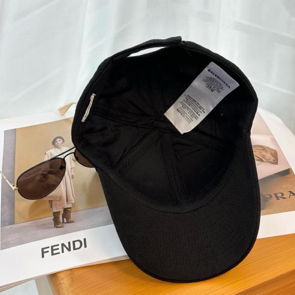Balenciaga Cap in Black white Classic Baseball Cap with Balenciaga embroidered logo 529192310B21077