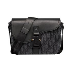 DIOR Grained Calfskin Saddle Bag, Messenger Bag, Crossbody Bag, Shoulder Bag Men's Black 1ADPO049YKS-H00N size 23*6*17.5 cm